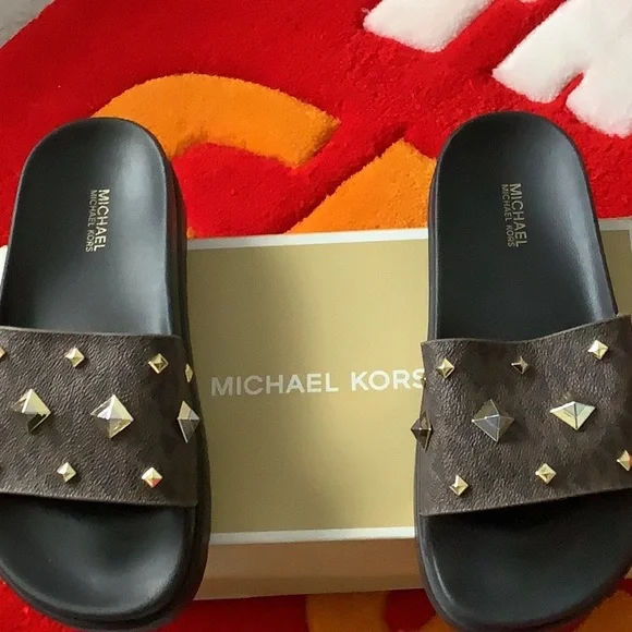Michael Kors Tyra slides sandals - Picture 4 of 6